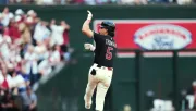 Alek Thomas conecta su primer cuadrangular de la temporada en derrota de Arizona ante Colorado