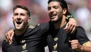 Santiago Giménez rompe sequía goleadora con Selección Mexicana