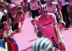 Isaac del Toro se mantiene líder del Giro de Italia
