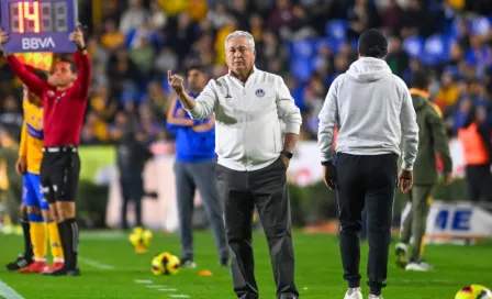 Vucetich 'explotó' contra el VAR tras derrota ante Tigres: "Si se habla hay sanciones"