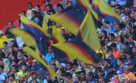 ¡Todos con el Tricampeón! Aficionado del América hace sorpresiva aparición en el EDC