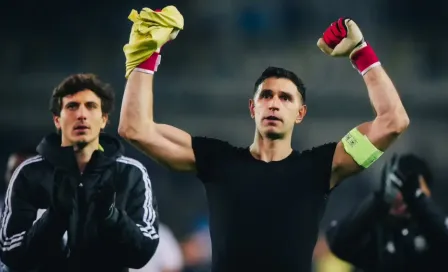 'Dibu' Martínez se une a la lista de Manchester United, reportan en Inglaterra
